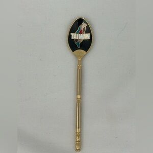 EC - Souvenir Gold tone Taiwan Spoon